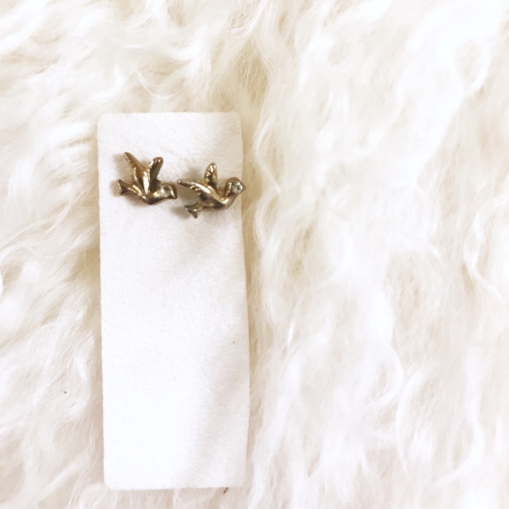 Gold bird earrings🦚